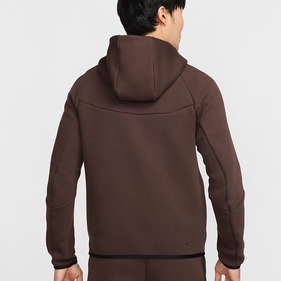 Nike Tech Fleece - Picture 7 of 14